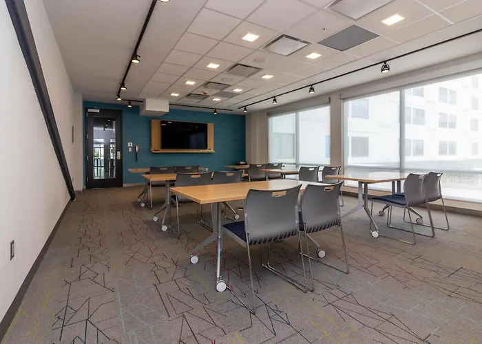 Aloft St. Louis Cortex